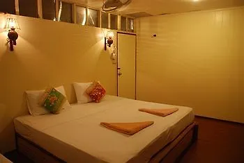 Pp October House Hostel Phi Phi Don