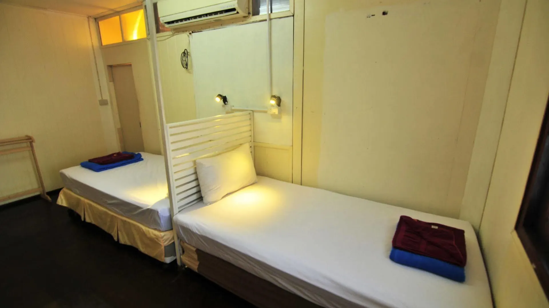 Pp October House Hostel Phi Phi Don
