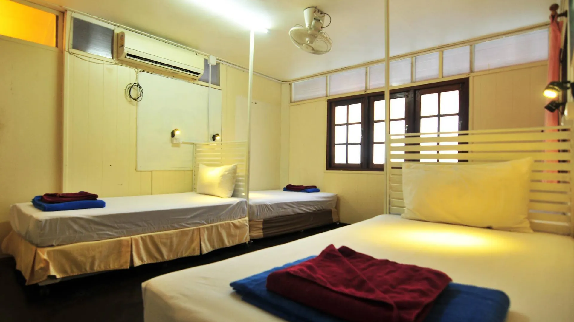 Pp October House Hostel Phi Phi Don